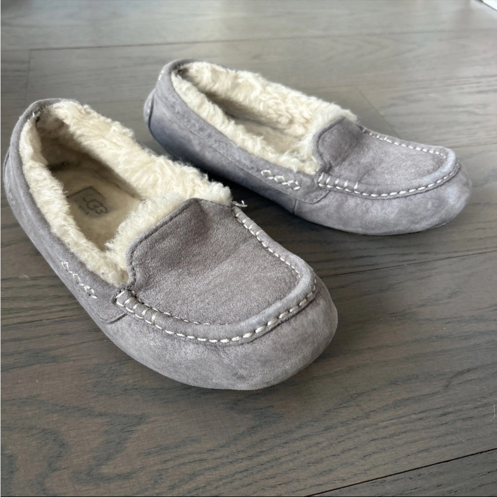UGG Women's Moccasins Size 7  Gray - Snug And Fluffy After Wash